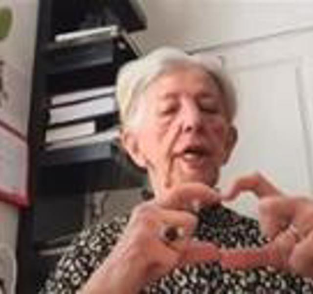 Doktor Elsa hyllar vårdpersonalen